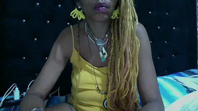 Ladyzee25 online show from October 19, 2025, 11:40 pm