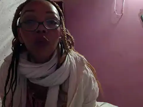 Ladyzee25 online show from February 3, 2026, 4:32 am