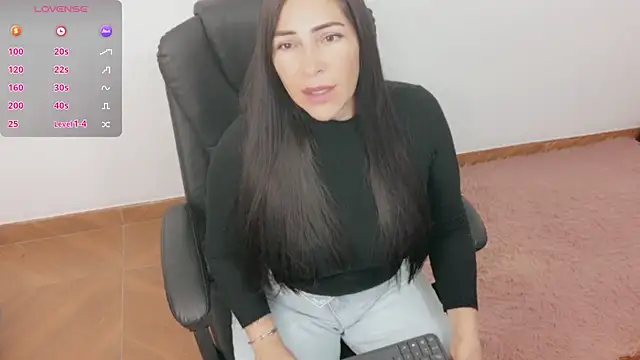 luna lgomez  online show from July 21, 2026, 10:16 am