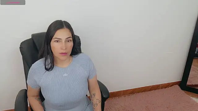 luna lgomez  online show from July 16, 2026, 10:01 am