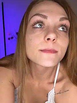 OCTAPUSSY2000 online show from December 17, 2025, 8:03 pm