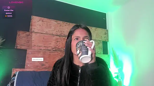 Fernanda liie  online show from June 24, 2026, 12:37 pm