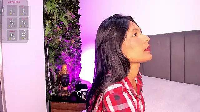 Fernanda liie  online show from February 18, 2026, 12:12 pm