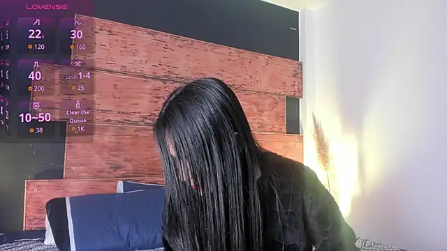 Fernanda liie  online show from June 25, 2026, 12:21 pm