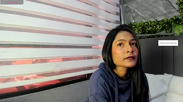 Fernanda liie  online show from September 23, 2025, 12:34 pm