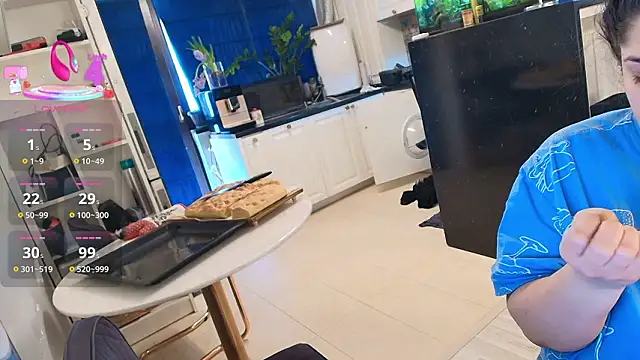 Layla- online show from March 11, 2026, 9:58 am