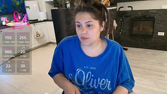 Layla- online show from May 8, 2026, 10:19 am