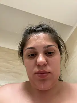 Layla- online show from September 27, 2025, 10:05 pm