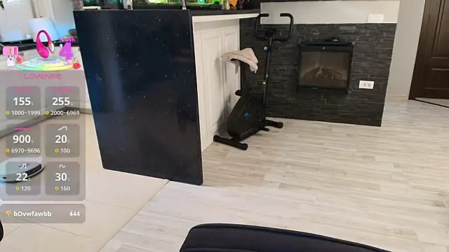 Layla- online show from May 9, 2026, 11:46 am