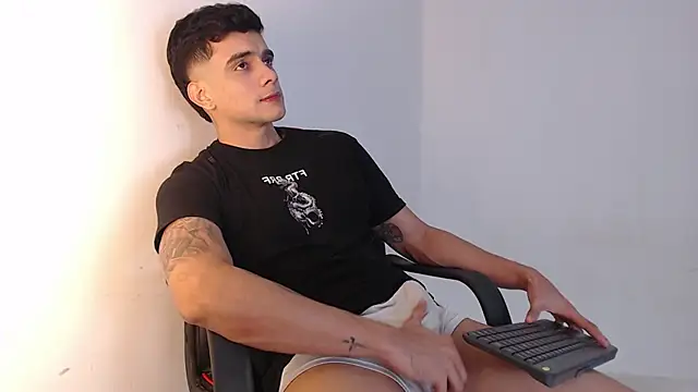 adam levis17 online show from October 23, 2025, 6:45 am