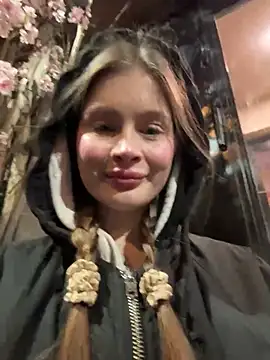 melicious  online show from March 18, 2025, 5:01 pm