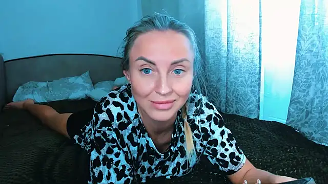 snezana blond online show from May 6, 2026, 1:15 pm