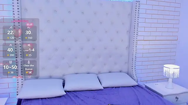 Emilly wilson  online show from September 10, 2025, 12:15 pm