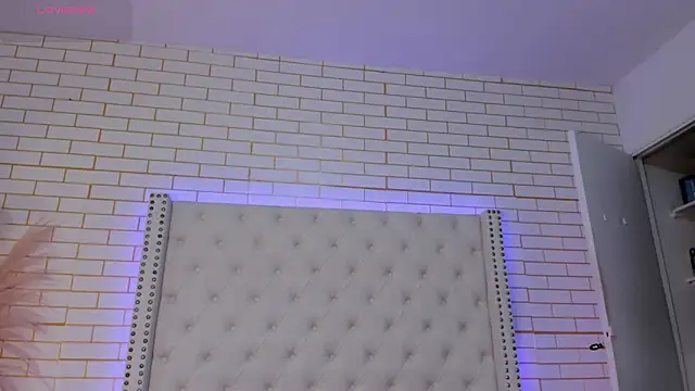 Emilly wilson  online show from January 14, 2026, 11:25 am