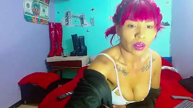 Snapshot of millygrey chatting on October 10, 2025, 3:24 pm millygrey online show from October 10, 2025, 3:24 pm