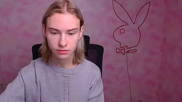 Fiona Night online show from October 25, 2025, 5:28 am