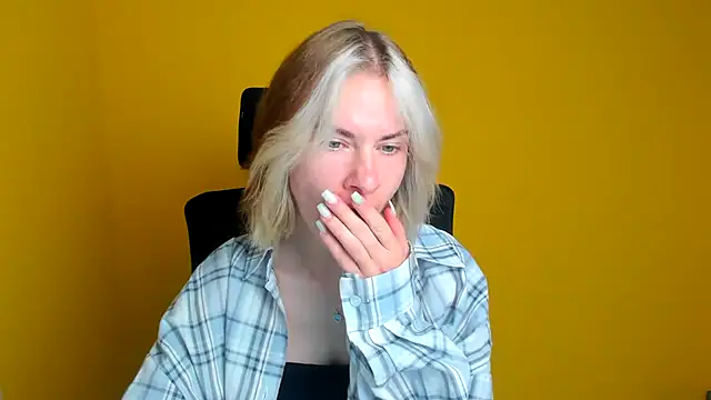 Fiona Night online show from September 10, 2025, 5:28 am