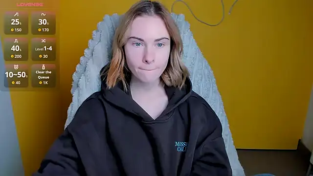 Snapshot of Fiona_Night chatting on February 11, 2026, 6:35 am Fiona Night online show from February 11, 2026, 6:35 am