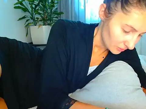 Irina9793 online show from July 14, 2026, 5:01 am