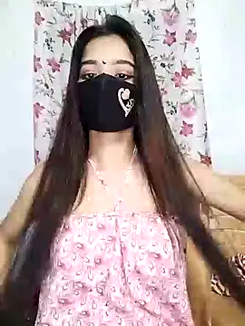 Orna-1 online show from October 10, 2025, 8:42 pm