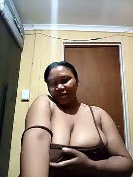 JuicyMilkyTizzy online show from April 4, 2026, 9:32 pm