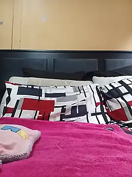 JuicyMilkyTizzy online show from June 17, 2026, 7:52 am