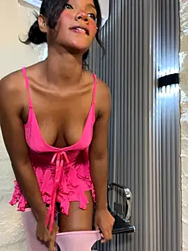 PinkyMoon online show from November 19, 2025, 2:55 am