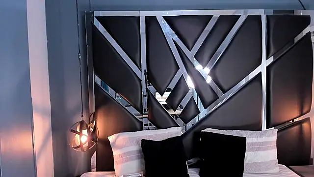 Snapshot of Melissa_23_ chatting on March 6, 2026, 11:49 am Melissa 23 online show from March 6, 2026, 11:49 am