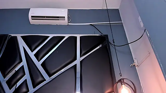 Snapshot of Melissa_23_ chatting on February 5, 2026, 11:39 am Melissa 23 online show from February 5, 2026, 11:39 am