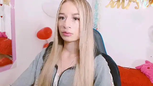 hannah 026 online show from September 13, 2025, 11:43 am