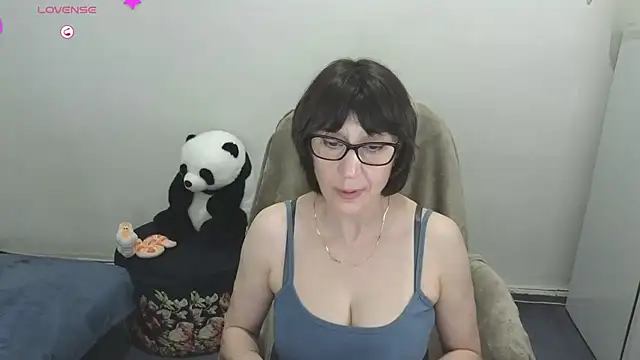 LenaFlynn online show from September 16, 2025, 4:46 am