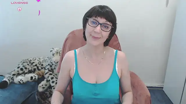 LenaFlynn online show from March 9, 2025, 9:24 am