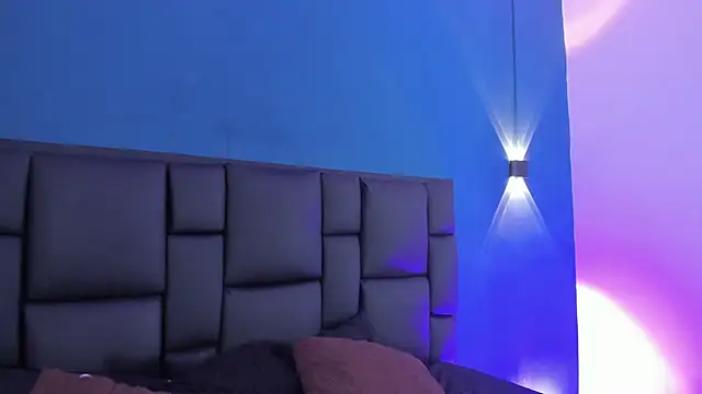 DANESKA HILLER online show from October 11, 2025, 7:15 pm