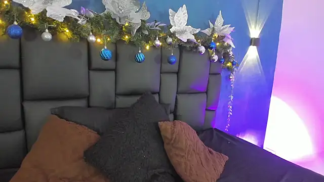 DANESKA HILLER online show from December 15, 2025, 8:03 pm