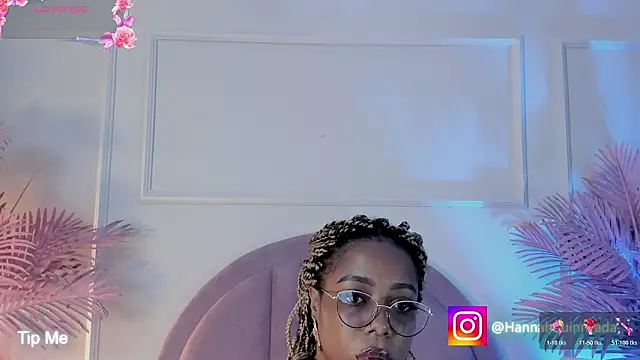 Snapshot of Hanaahquinn chatting on March 18, 2026, 11:35 am Hanaahquinn online show from March 18, 2026, 11:35 am