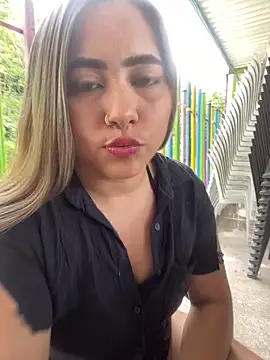 lunaxxx 69 online show from September 25, 2025, 8:04 pm