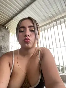 Snapshot of lunaxxx_69 chatting on March 18, 2026, 9:15 pm lunaxxx 69 online show from March 18, 2026, 9:15 pm