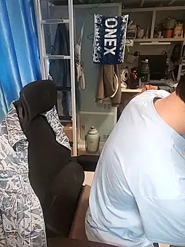 kiwibridy2 online show from September 27, 2025, 3:23 am