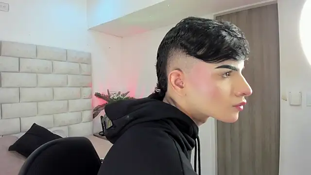 Dylan Turnerr online show from March 11, 2025, 4:41 am