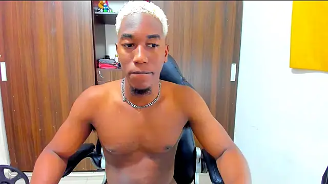 Dreamastercum  online show from January 5, 2026, 10:35 pm