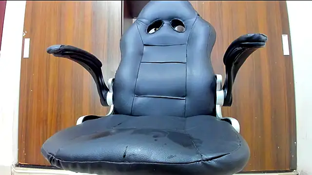 Dreamastercum  online show from October 29, 2025, 7:35 pm