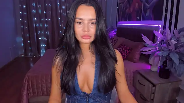 DanaSincere online show from March 19, 2025, 4:03 am