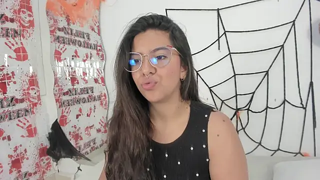 emilyy cooperr online show from October 18, 2025, 12:07 pm