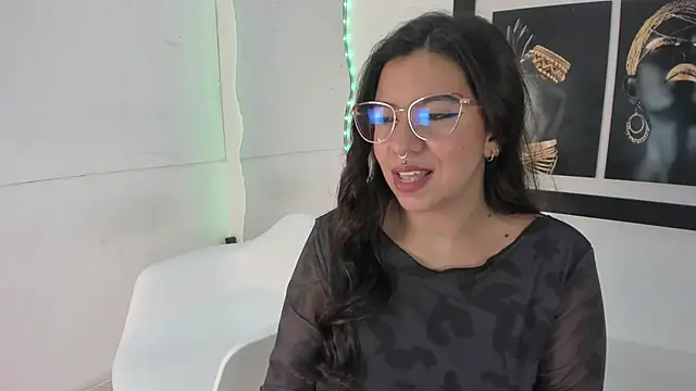 emilyy cooperr online show from September 29, 2025, 12:11 pm