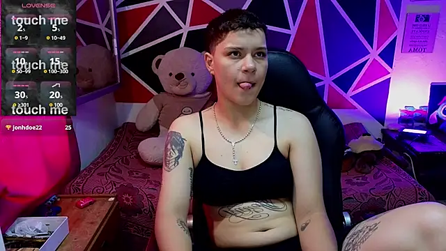 demimoore222 online show from December 19, 2025, 3:25 pm