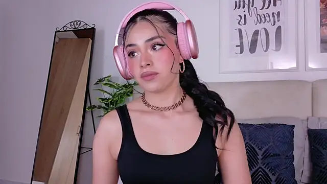 SaritaBratz online show from March 5, 2026, 8:49 pm