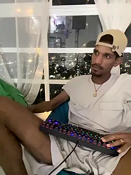 Miguel bigcock online show from October 28, 2025, 11:36 pm