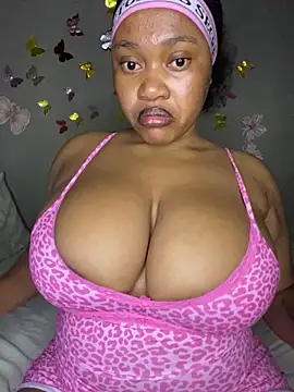 Snapshot of CuteSexyBoobz chatting on March 13, 2026, 9:31 pm CuteSexyBoobz online show from March 13, 2026, 9:31 pm