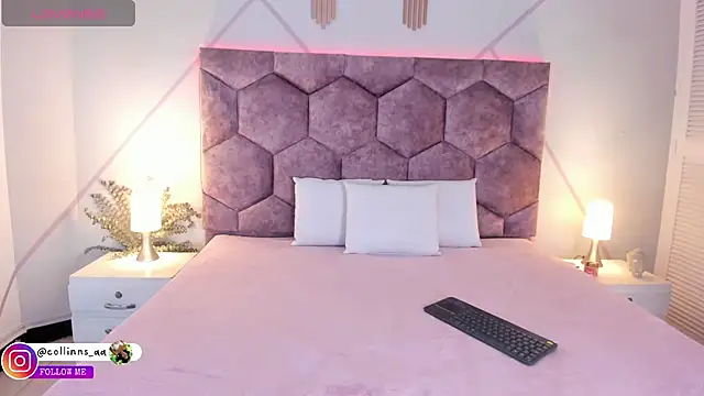 aurora collinss  online show from February 26, 2026, 12:38 pm