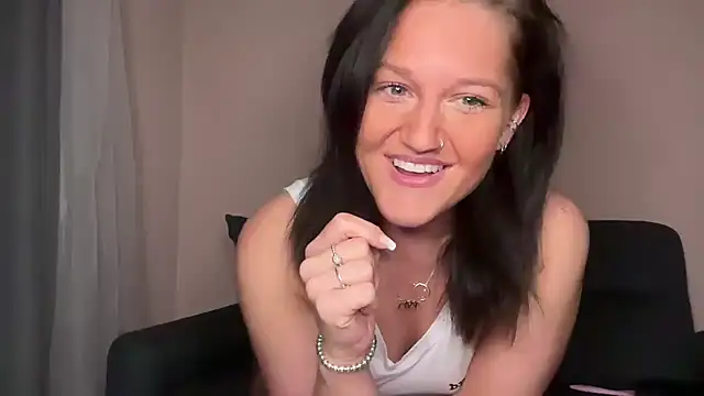 Snapshot of Pleasing-Chloe49 chatting on September 9, 2025, 8:18 pm Pleasing-Chloe49 online show from September 9, 2025, 8:18 pm